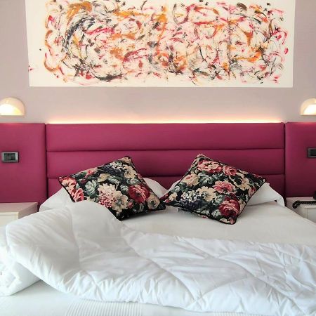 Hotel Villa Platani Риччоне Экстерьер фото
