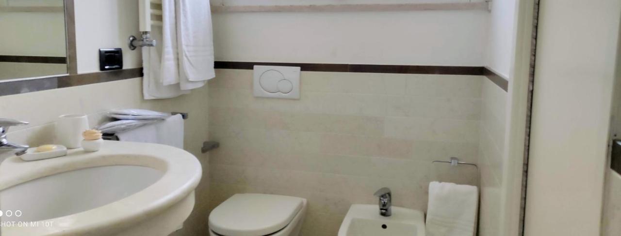 Hotel Villa Platani Риччоне Экстерьер фото