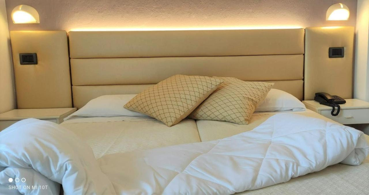 Hotel Villa Platani Риччоне Экстерьер фото