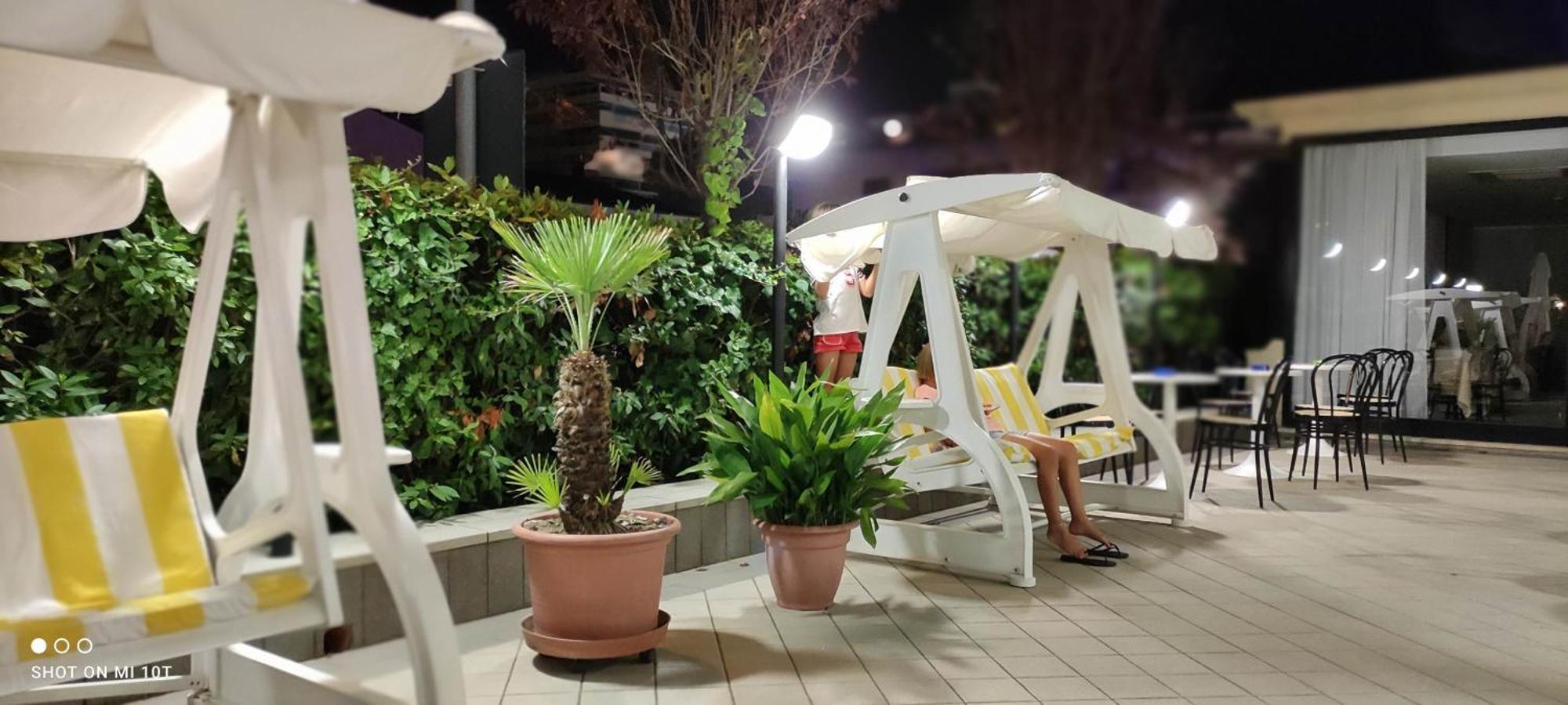 Hotel Villa Platani Риччоне Экстерьер фото